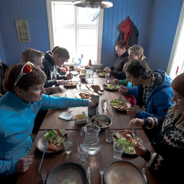 l_gallery5ba9175292527